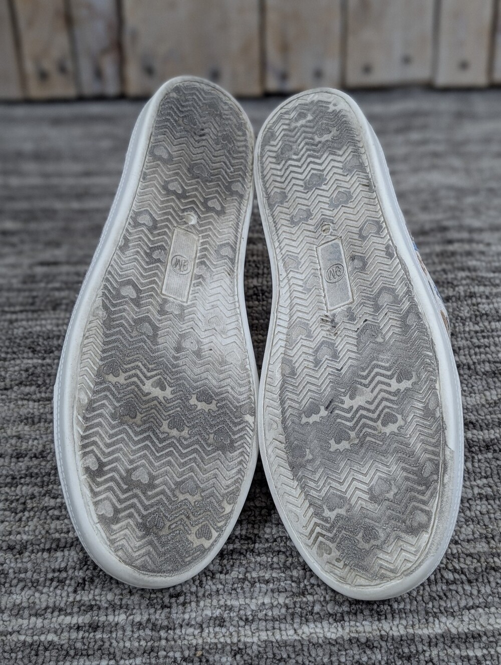 The Humane Society: Dog Slip ons - Size 9 - Picture 7 of 10